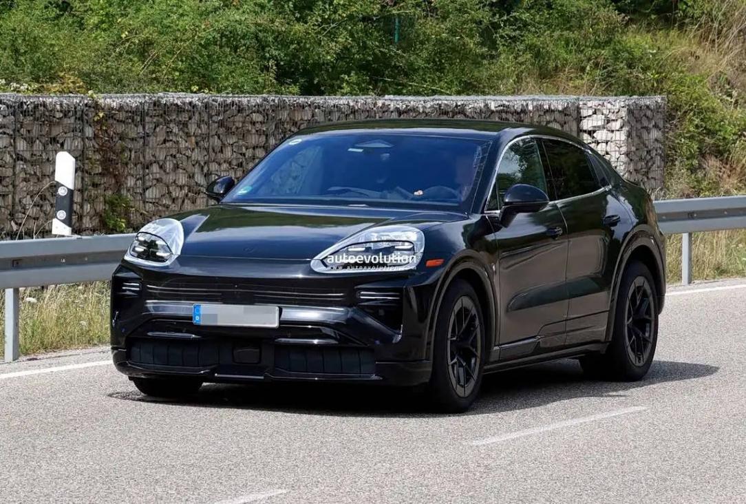 預計2025年底正式發(fā)布 全新保時捷Cayenne Coupe EV最新諜照曝光