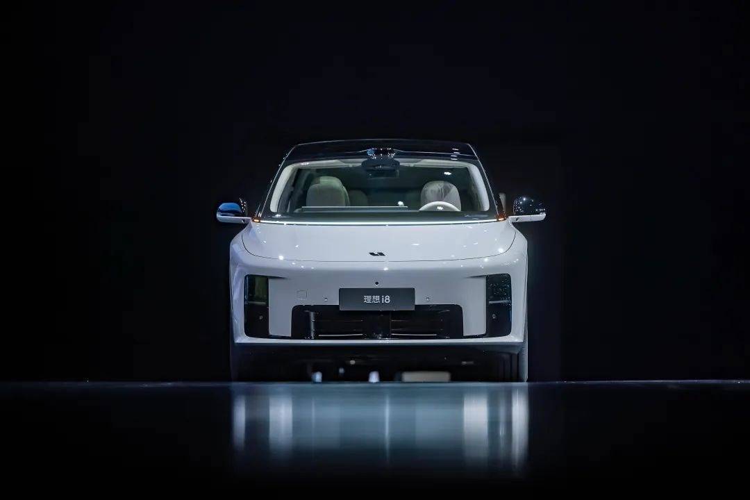 關于理想i8,其實李想打算賣給你的不止是一臺車