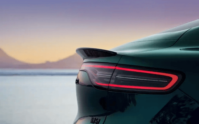 新款智界S7官圖發布,8月8日開啟小訂