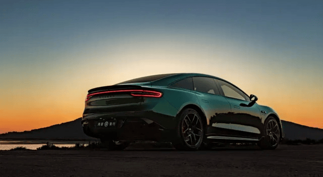 新款智界S7官圖發布,8月8日開啟小訂