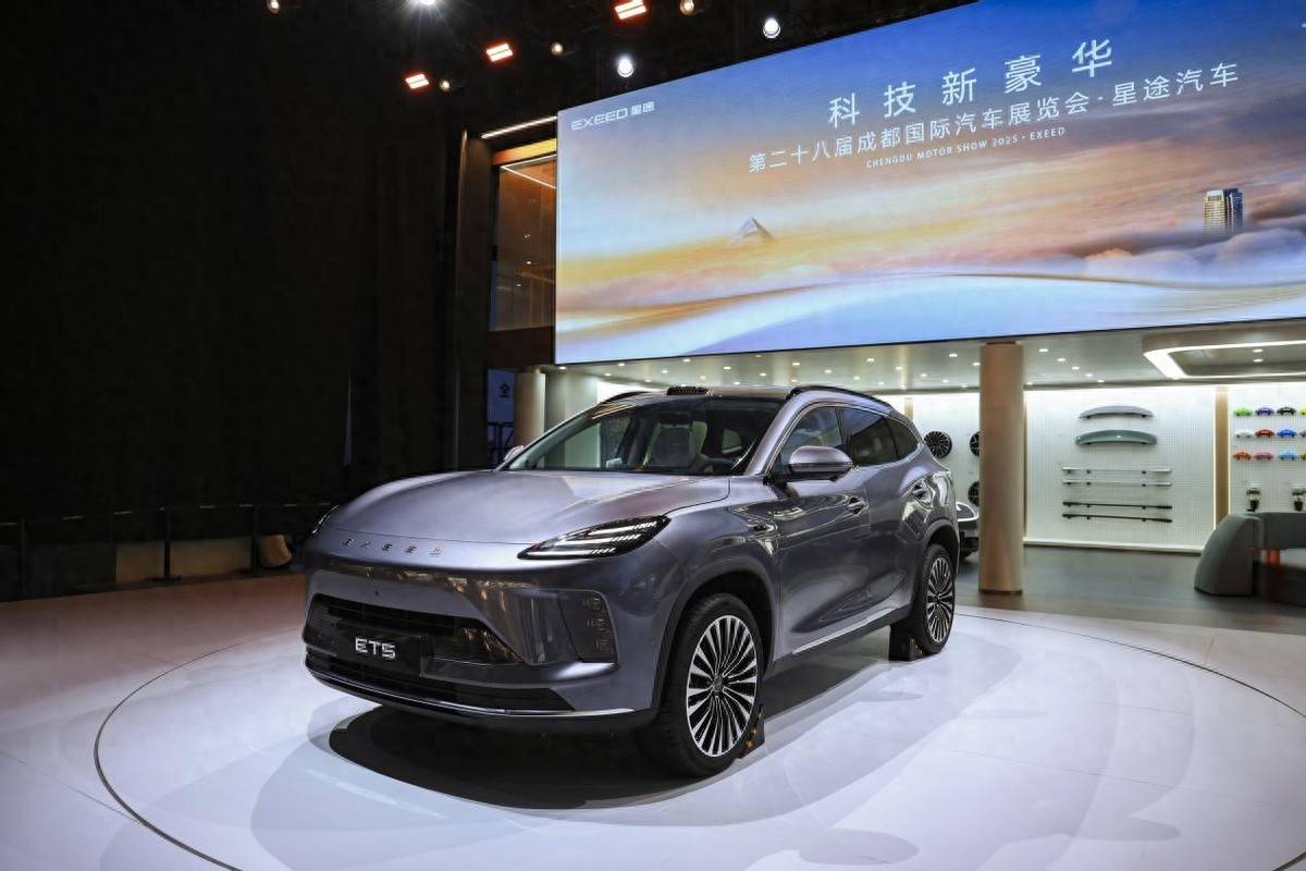 星途ET5成都全球首秀:年輕家庭智慧安全SUV新選擇