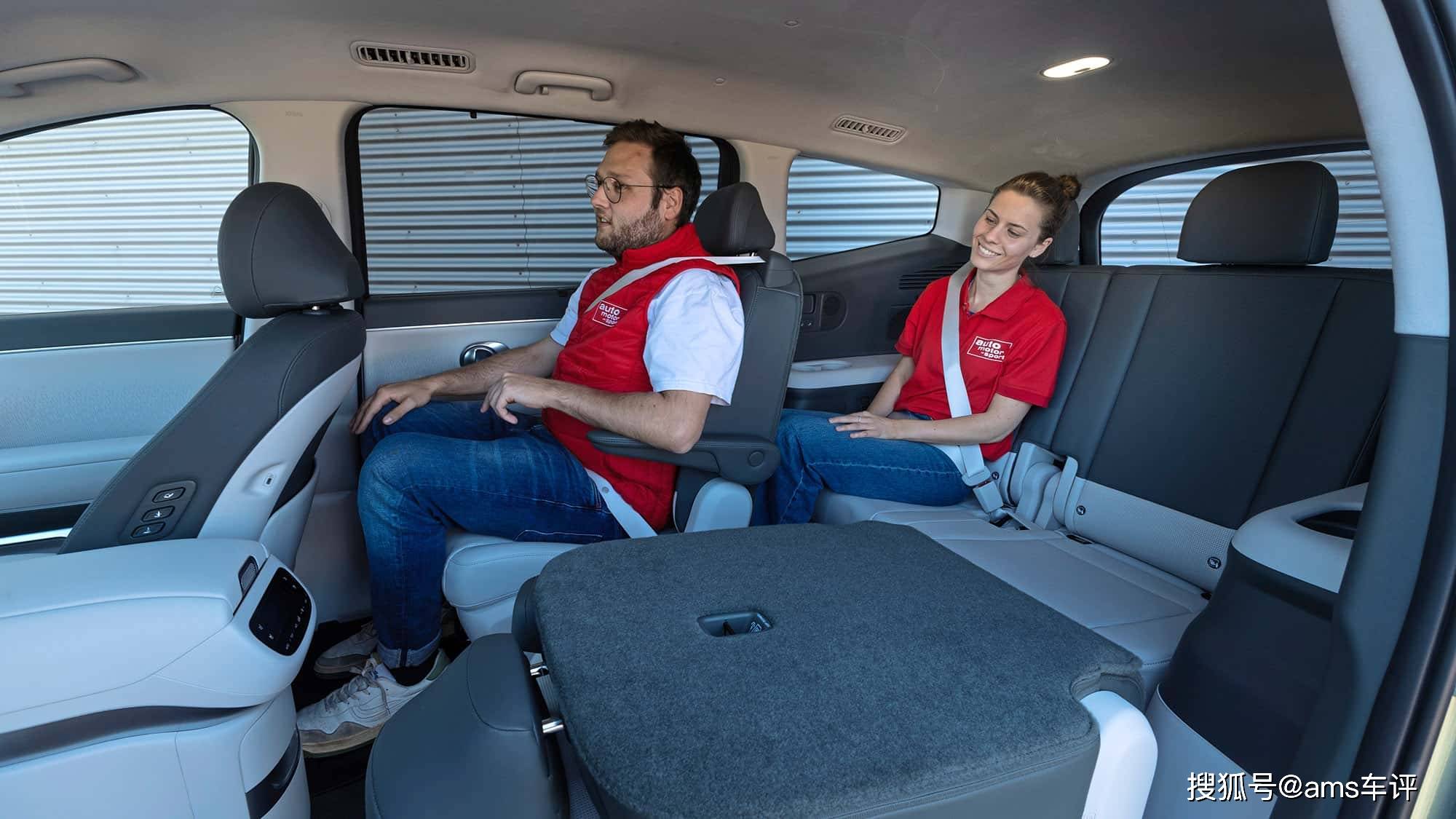 適合國內(nèi)為何不上?試駕現(xiàn)代IONIQ 9,魅力比短板更吸引人