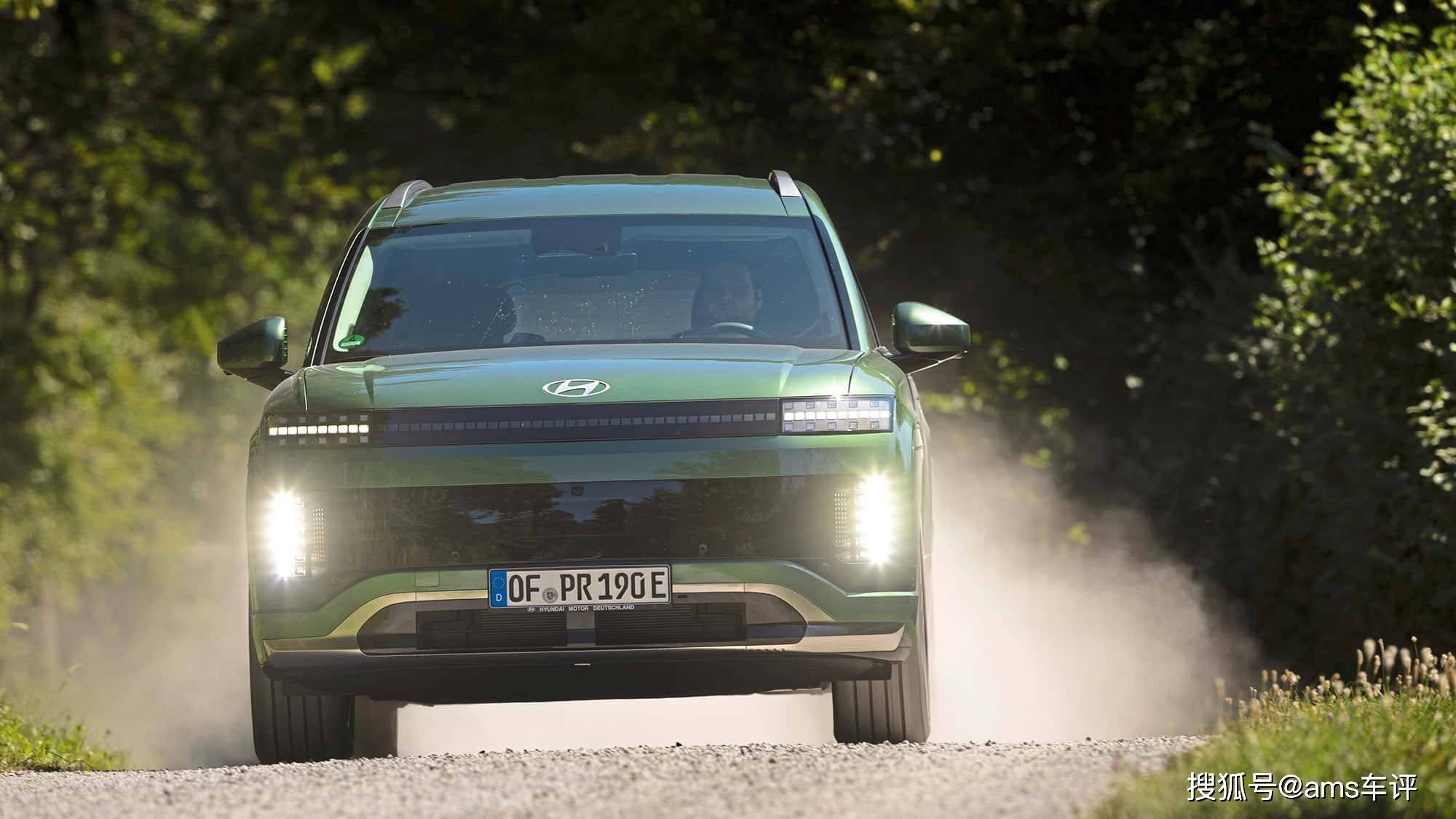 適合國內(nèi)為何不上?試駕現(xiàn)代IONIQ 9,魅力比短板更吸引人