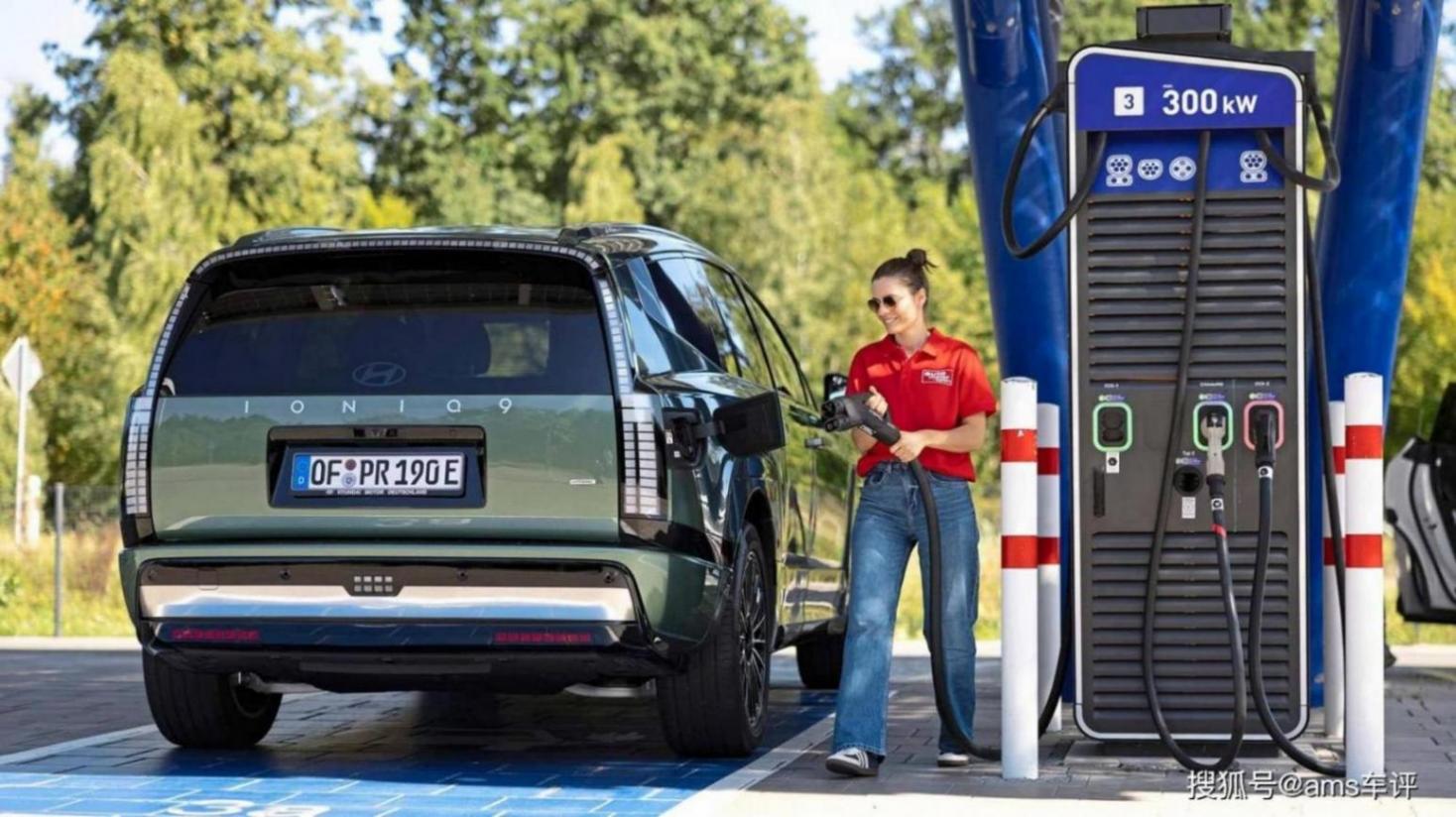 適合國內(nèi)為何不上?試駕現(xiàn)代IONIQ 9,魅力比短板更吸引人