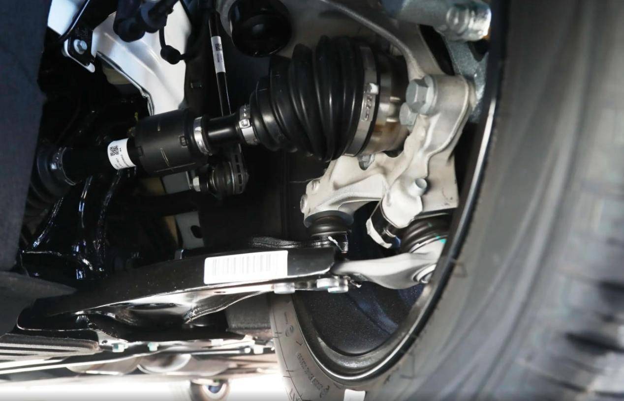 2026款吉利星瑞東方曜怎么樣?三大件解析,入門款夠安全嗎?