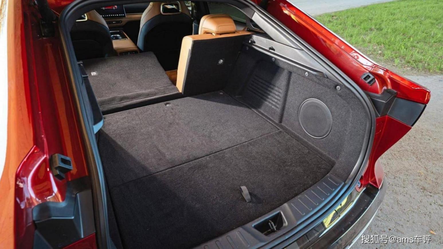 從燃油到電動,試駕馬自達6e能否撐起“馬6”的名號?