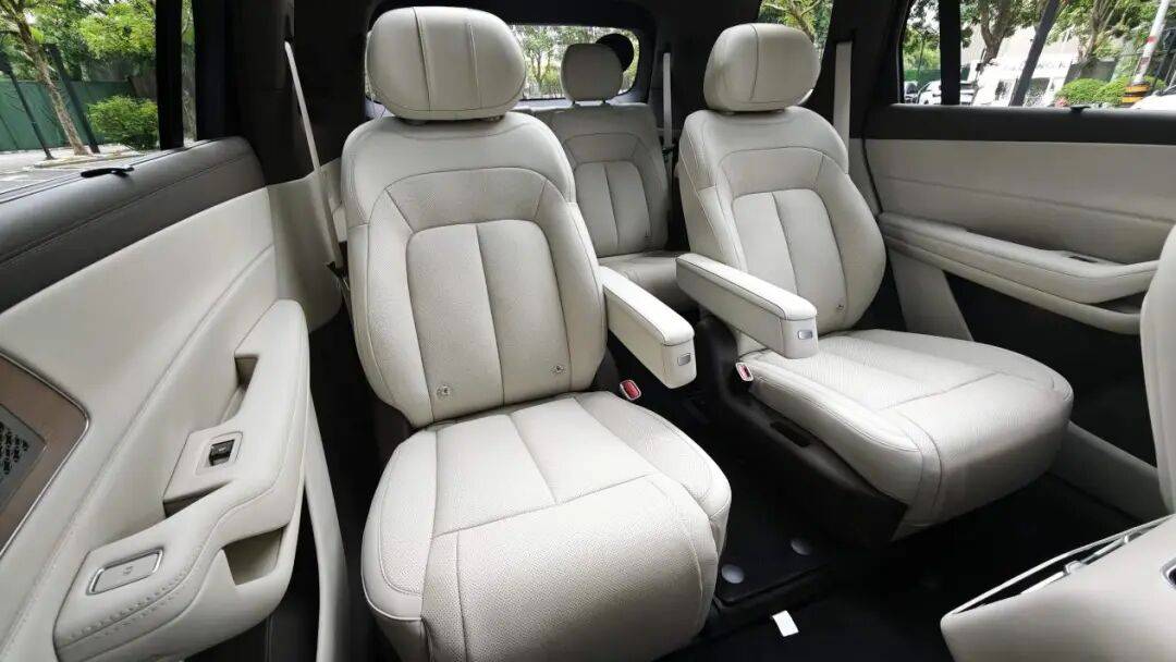 5.2米6座,2.0T三電機,插混四驅,比大哥省7萬以上,28日上市!