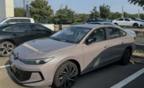 全新朗逸Pro實(shí)車曝光,11月上市,還用隱藏式門把手