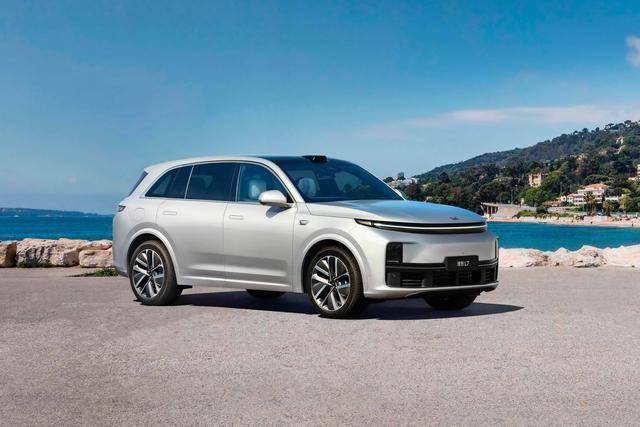 理想MEGA的一場大火,會不會“燒了”李想的理想?