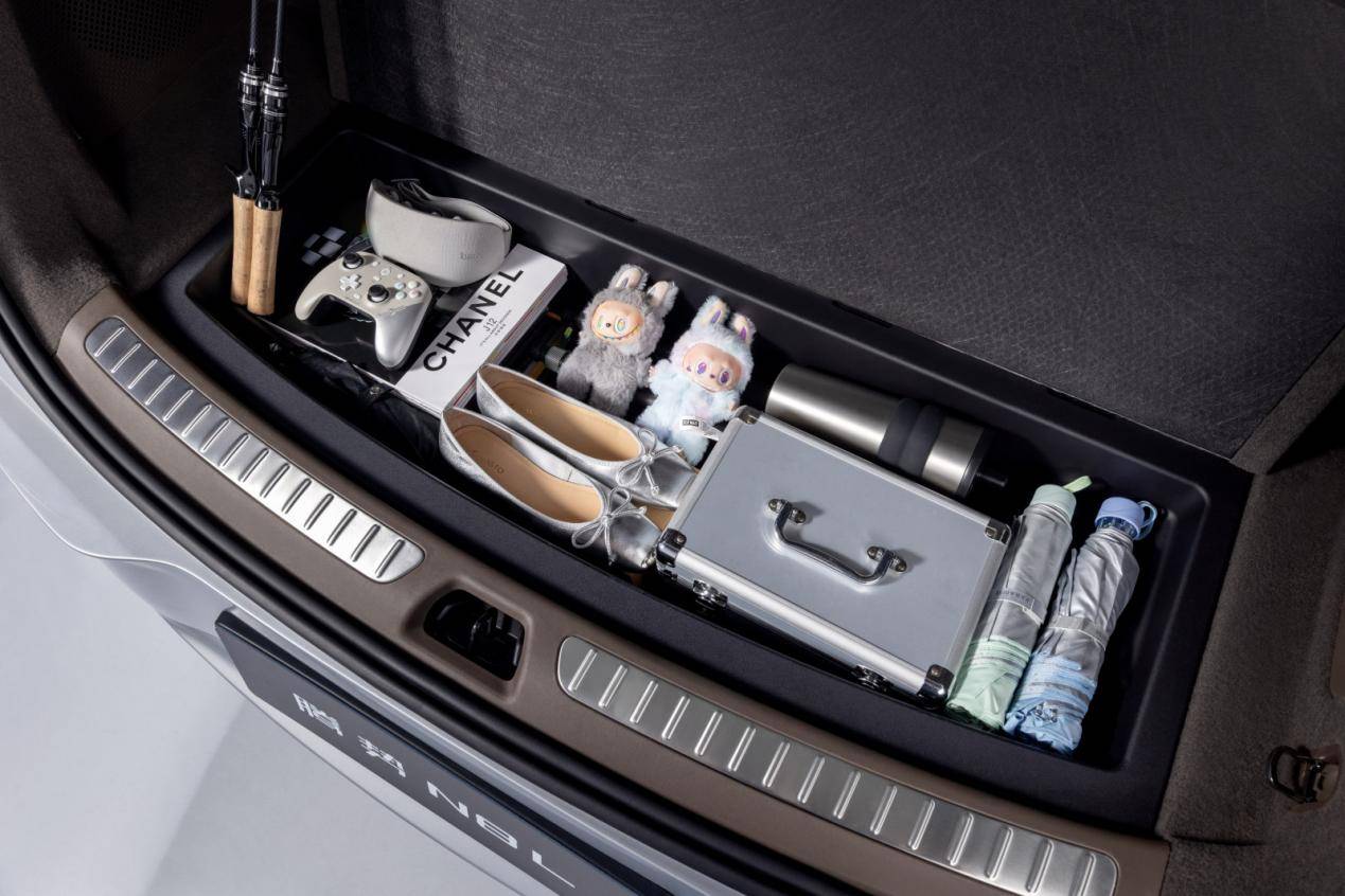 29.98萬元-32.98萬元!大六座安全豪華SUV騰勢N8L正式上市