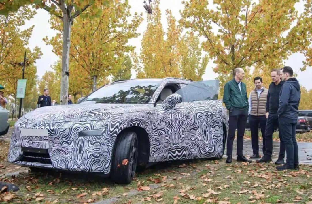 疑似ID.EVO量產版諜照!大型純電SUV,前臉革新,造型高度還原概念車