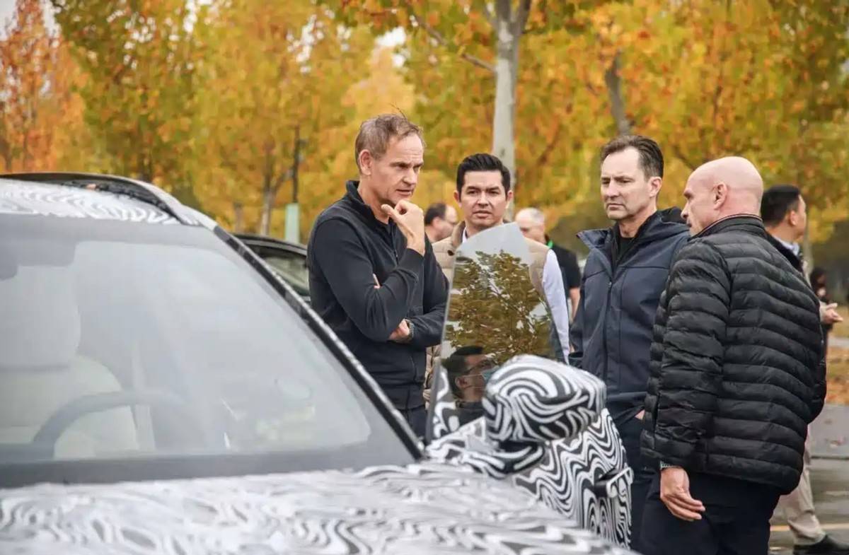 疑似ID.EVO量產版諜照!大型純電SUV,前臉革新,造型高度還原概念車