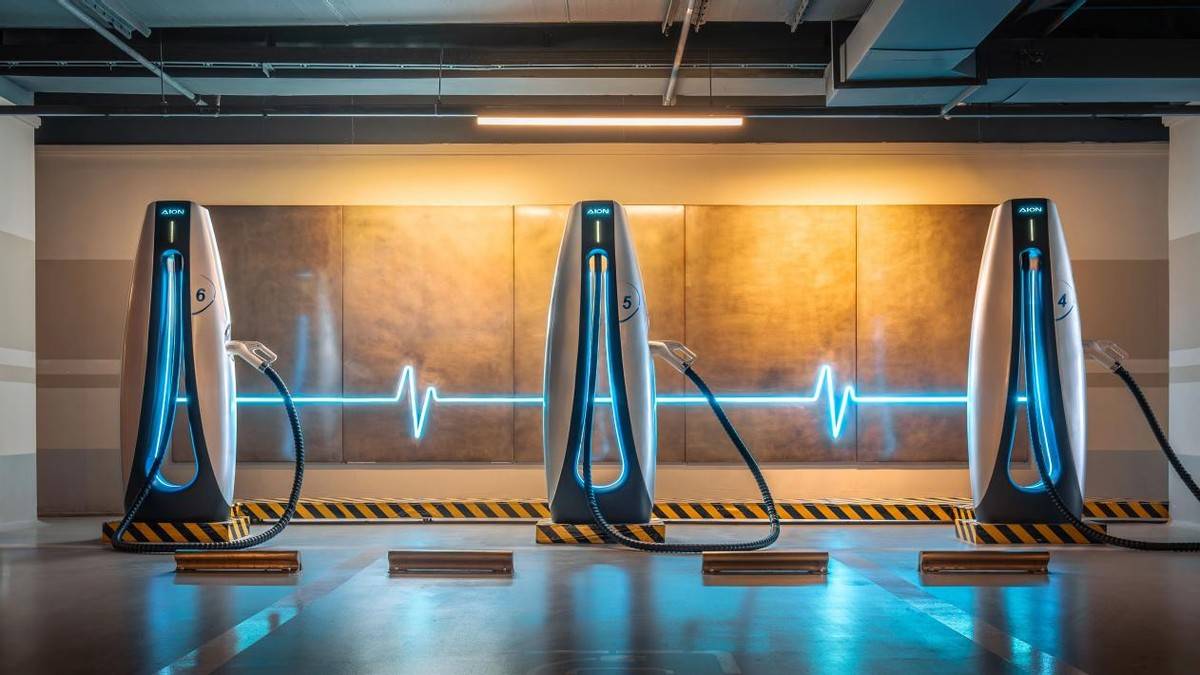 時(shí)間還要追溯至2022年,過(guò)去以日歐美品牌為主導(dǎo)的南非汽車市場(chǎng),被迅速涌入的中國(guó)汽車品牌打破。以奇瑞、比亞迪、長(zhǎng)城為代表的中國(guó)汽車軍團(tuán),在這次“搶灘”中并非使用簡(jiǎn)單的價(jià)格戰(zhàn),而是涵蓋了產(chǎn)品布局、技術(shù)路線、渠道建設(shè)乃至本土化生產(chǎn)的全方位競(jìng)爭(zhēng)。