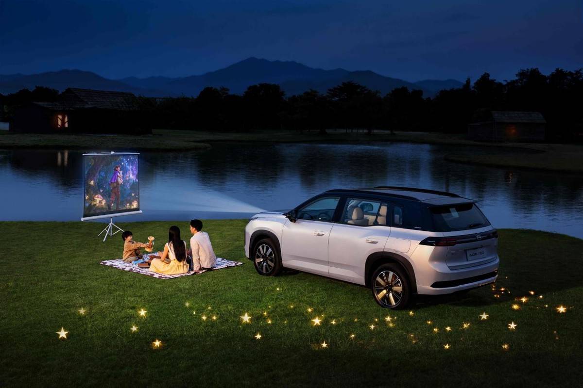 時(shí)間還要追溯至2022年,過(guò)去以日歐美品牌為主導(dǎo)的南非汽車市場(chǎng),被迅速涌入的中國(guó)汽車品牌打破。以奇瑞、比亞迪、長(zhǎng)城為代表的中國(guó)汽車軍團(tuán),在這次“搶灘”中并非使用簡(jiǎn)單的價(jià)格戰(zhàn),而是涵蓋了產(chǎn)品布局、技術(shù)路線、渠道建設(shè)乃至本土化生產(chǎn)的全方位競(jìng)爭(zhēng)。