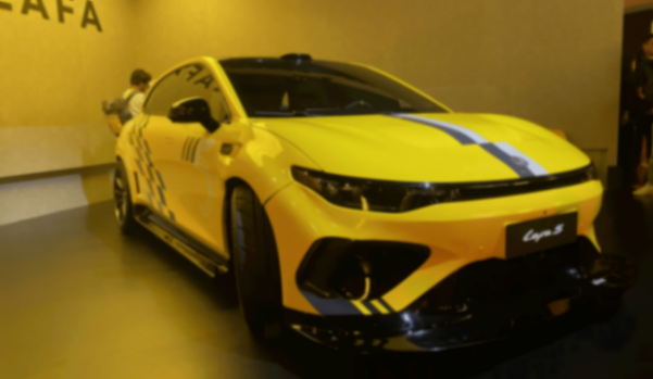 9.28萬(wàn)起售!零跑Lafa5:日常通勤/賽道撒歡兩不誤